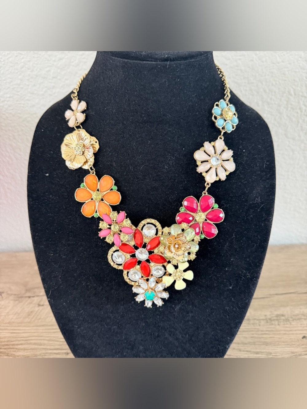 Colorful Rhinestone Goldtone‎ Floral Bib Statement Necklace Orange Pink Teal 11”
